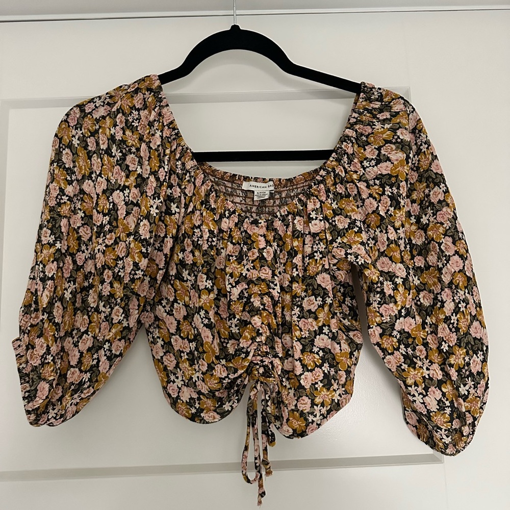 AMERICAN EAGLE - Floral Puff Sleeve Top